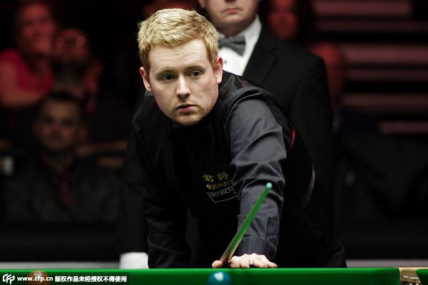 引起全场掌 引起全场掌